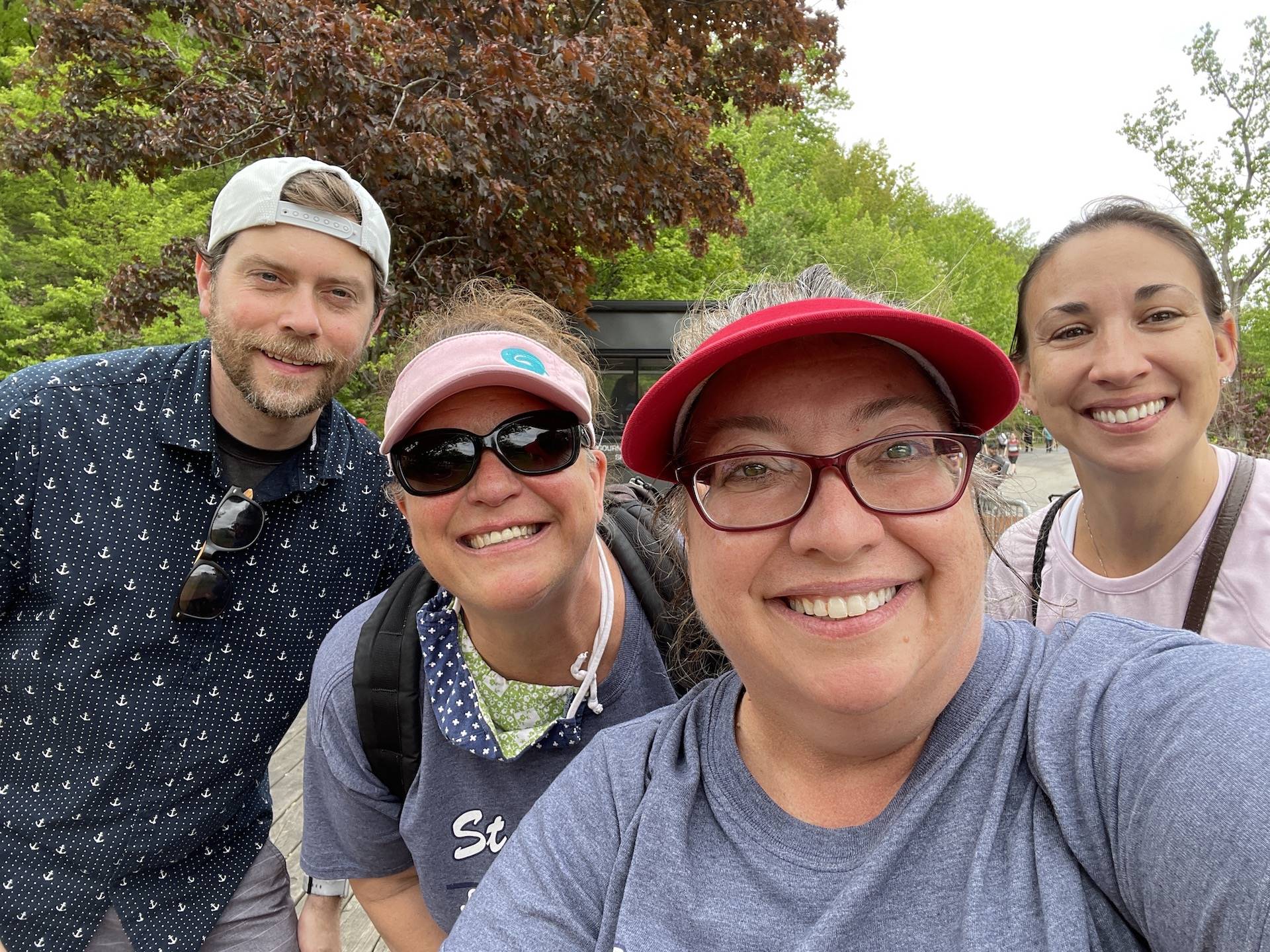 zoo field trip teachers take a selfie