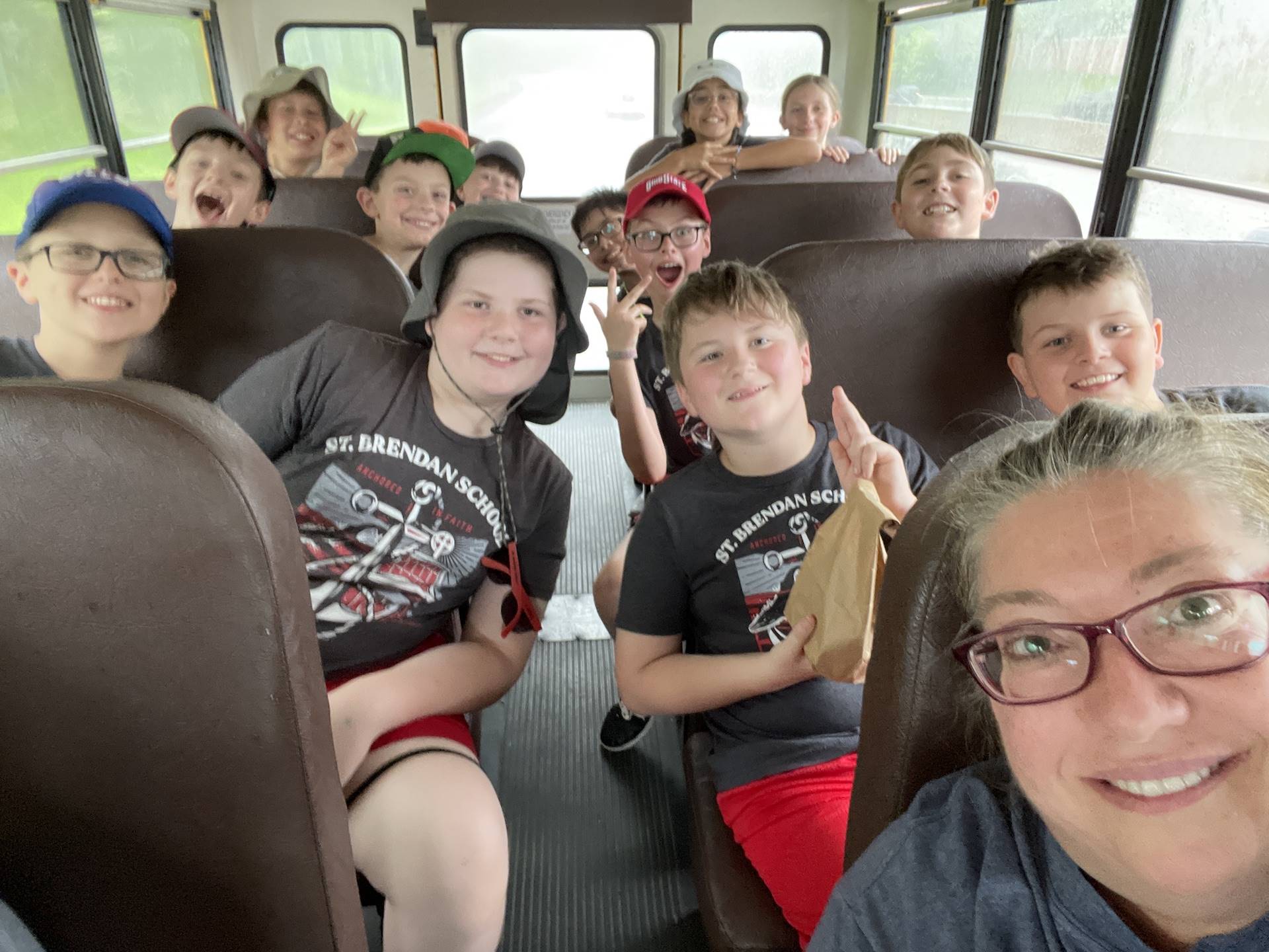 zoo field trip students ride the bus