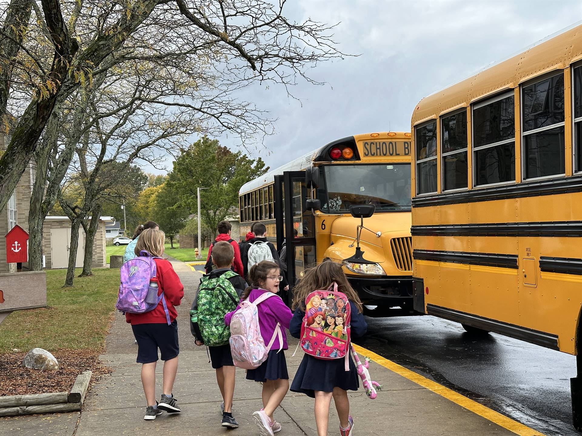 students load the bus